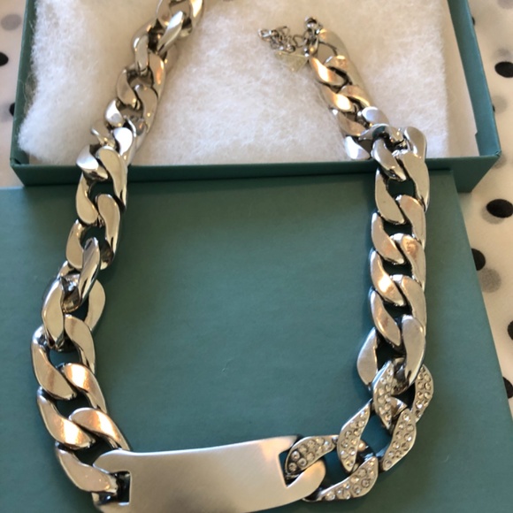 GUESS NECKLACE - Picture 3 of 3